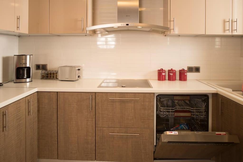Deluxe Apartment In The Center Kalamata Exterior photo