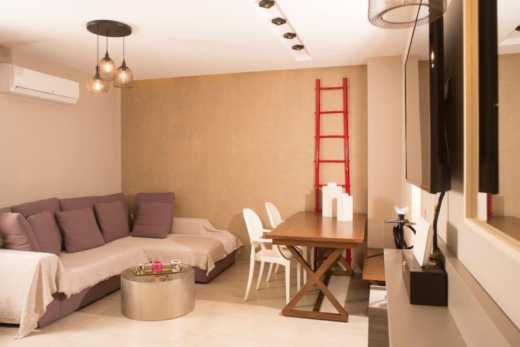 Deluxe Apartment In The Center Kalamata Exterior photo