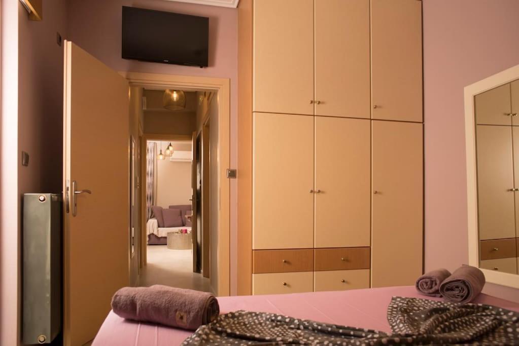 Deluxe Apartment In The Center Kalamata Exterior photo