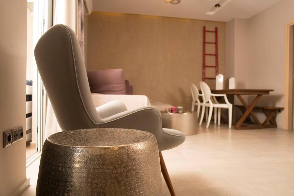 Deluxe Apartment In The Center Kalamata Exterior photo